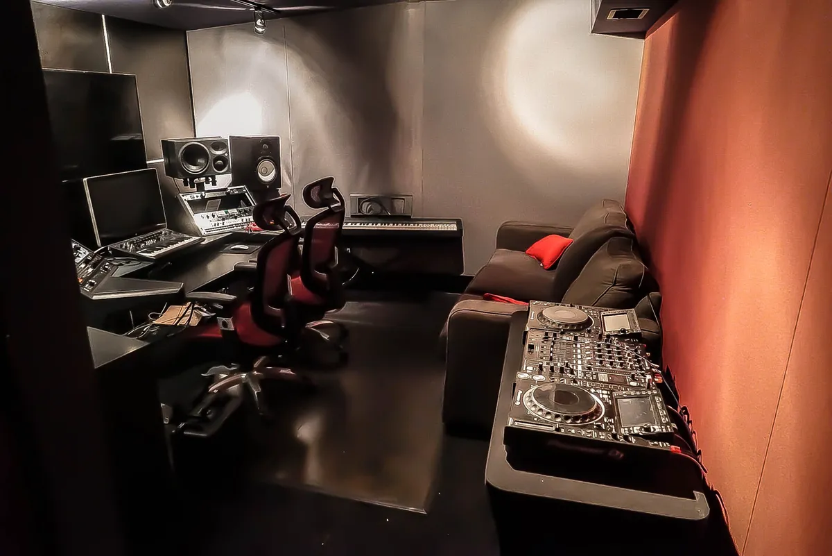 Akela Recording Studio