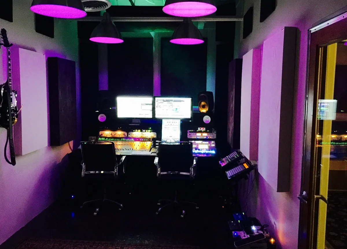 Best Vibe Upscale West LA Recording Studio|Engineer included