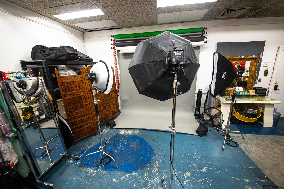 CREATIVE DLTA WAREHOUSE STUDIO - photo/video/music + more