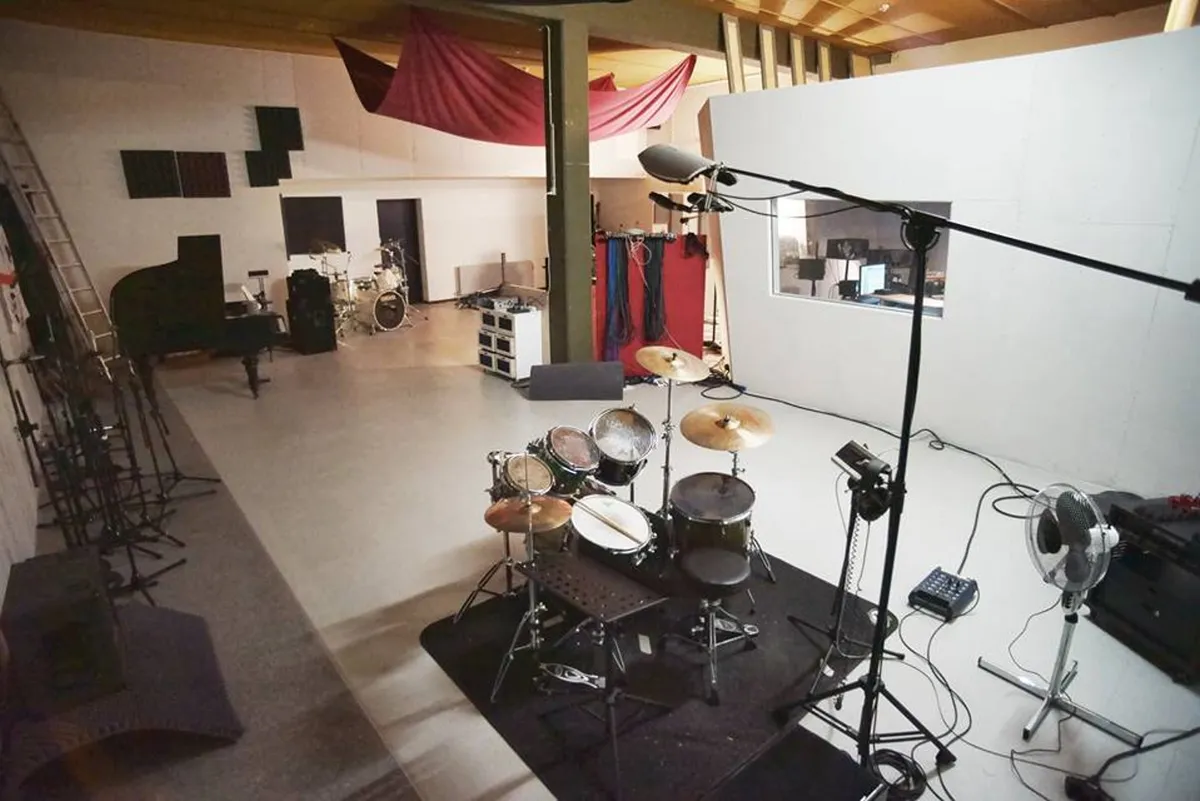 D-I-S Sound Studio