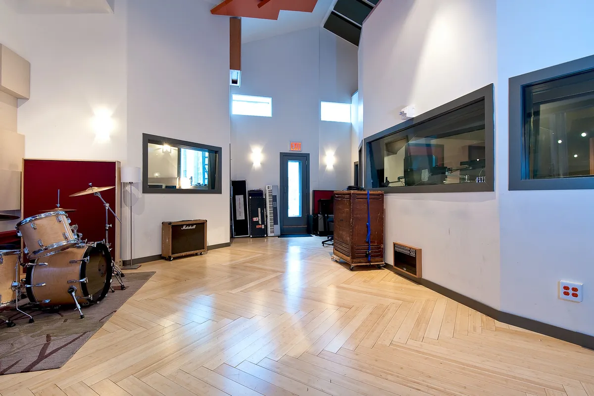 Dubway Studios (MEZZANINE Studio)