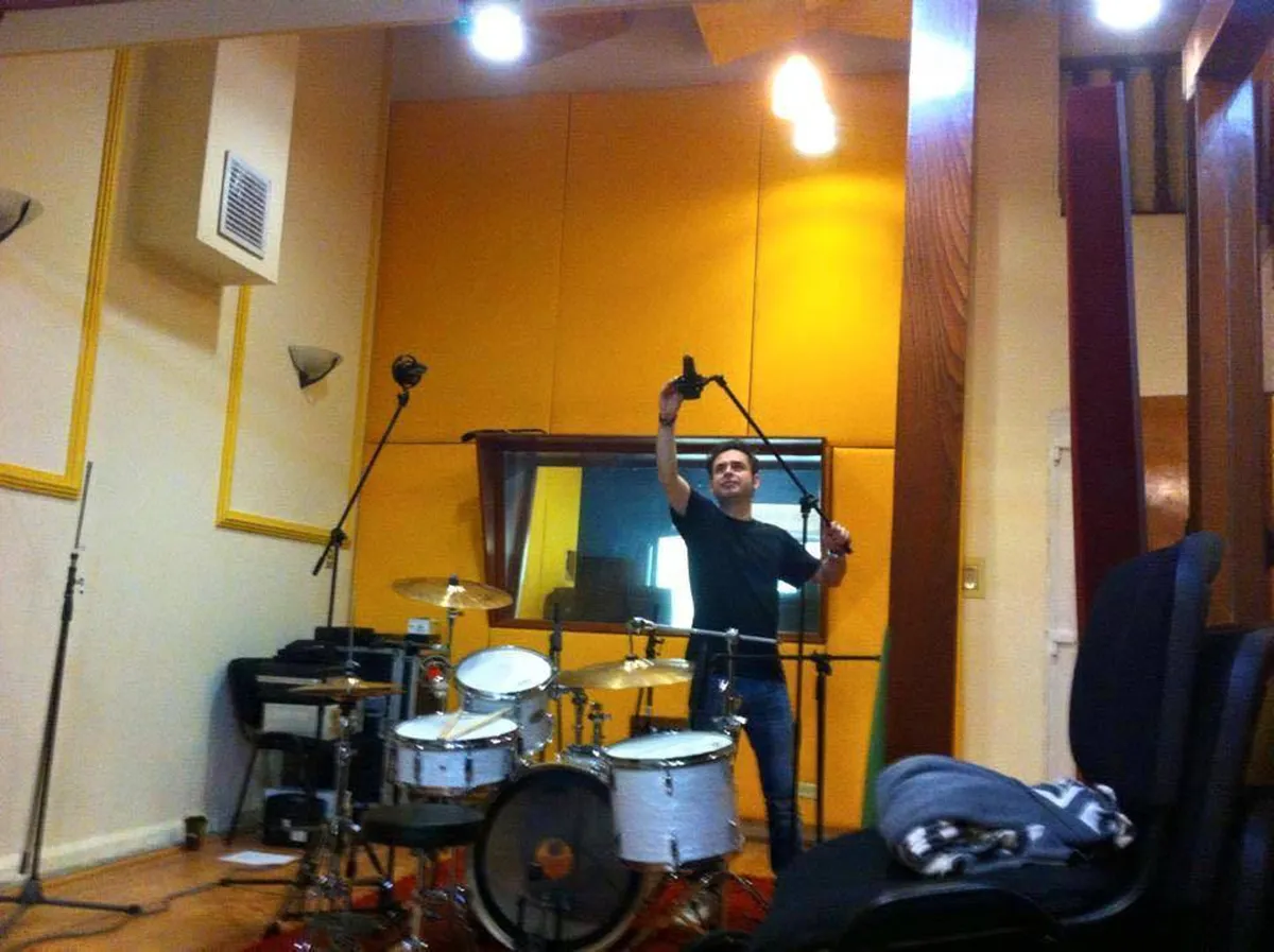 Estudio fabrica de Exitos Mexico