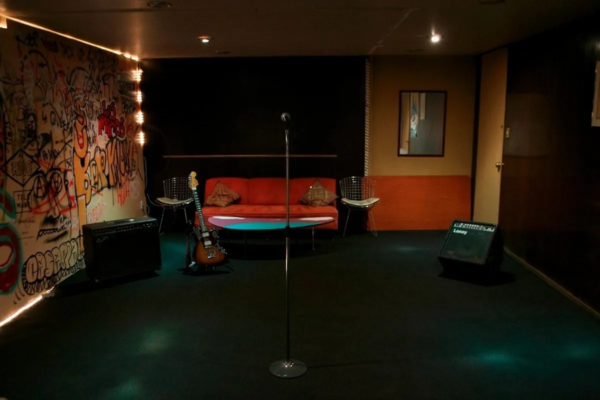 Estudios Locomotora, Cuarto de ensayo !