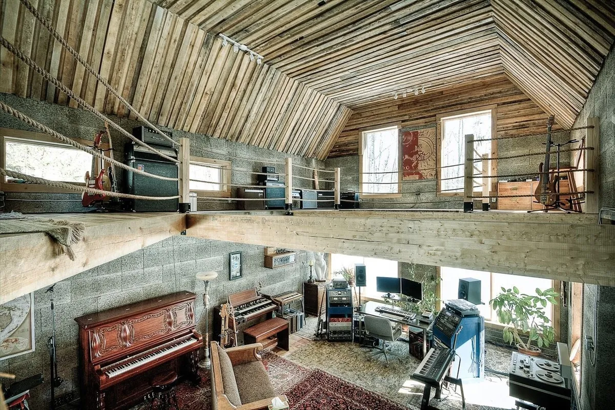 Exceptional residential studio in Morin Heights, Quebec