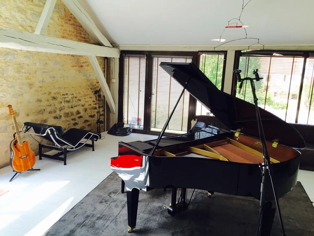 Floating Stones Productions Studio