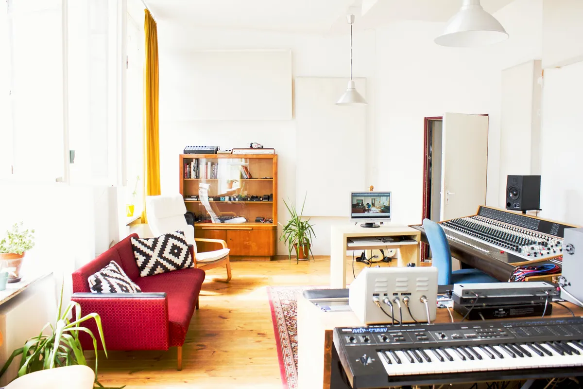 Golden Retriever Recording Studio