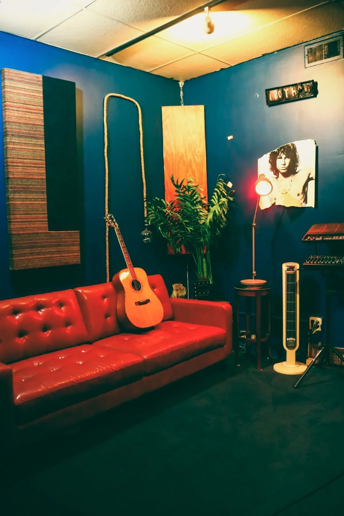 Great Studio With Great Equipment Right off Sunset Blvd