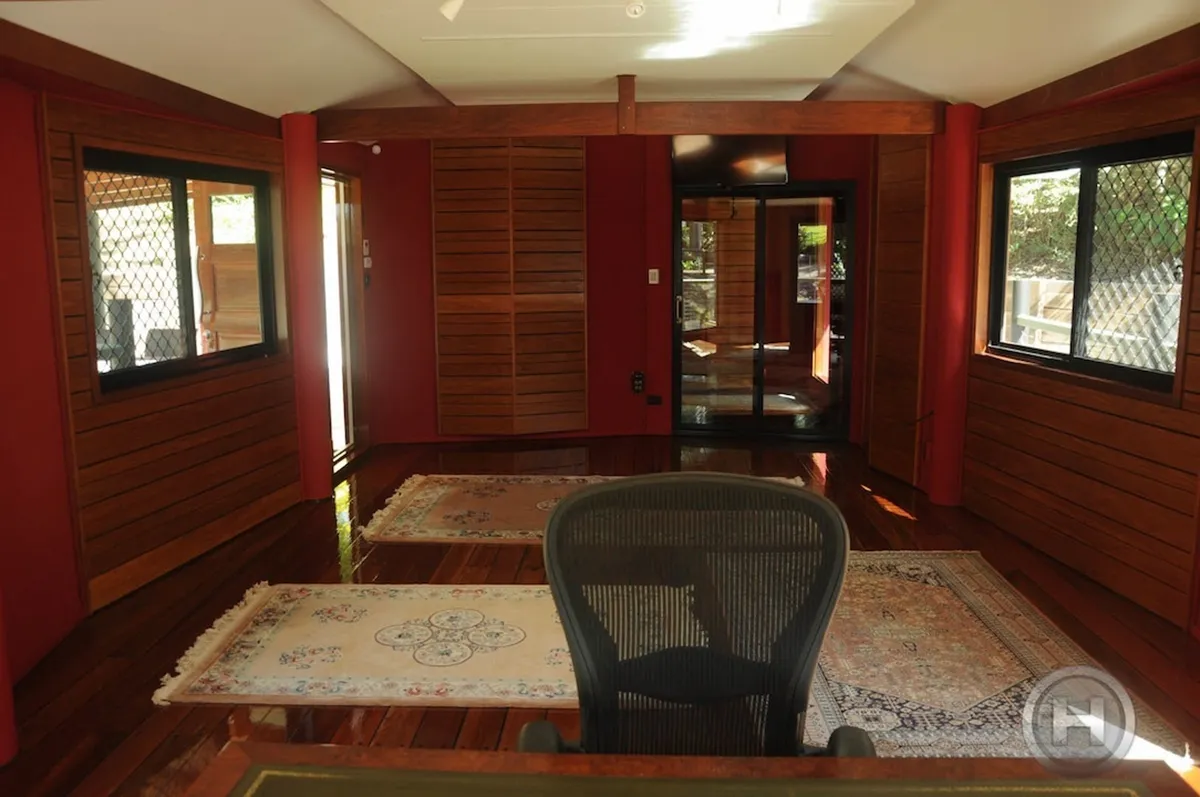 Heliport Studios (Studio B)