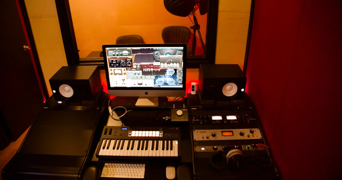 Iconic Music - Royal Room