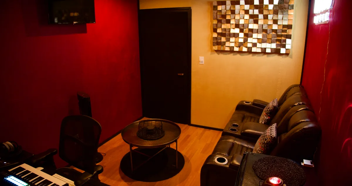 Iconic Music - Royal Room