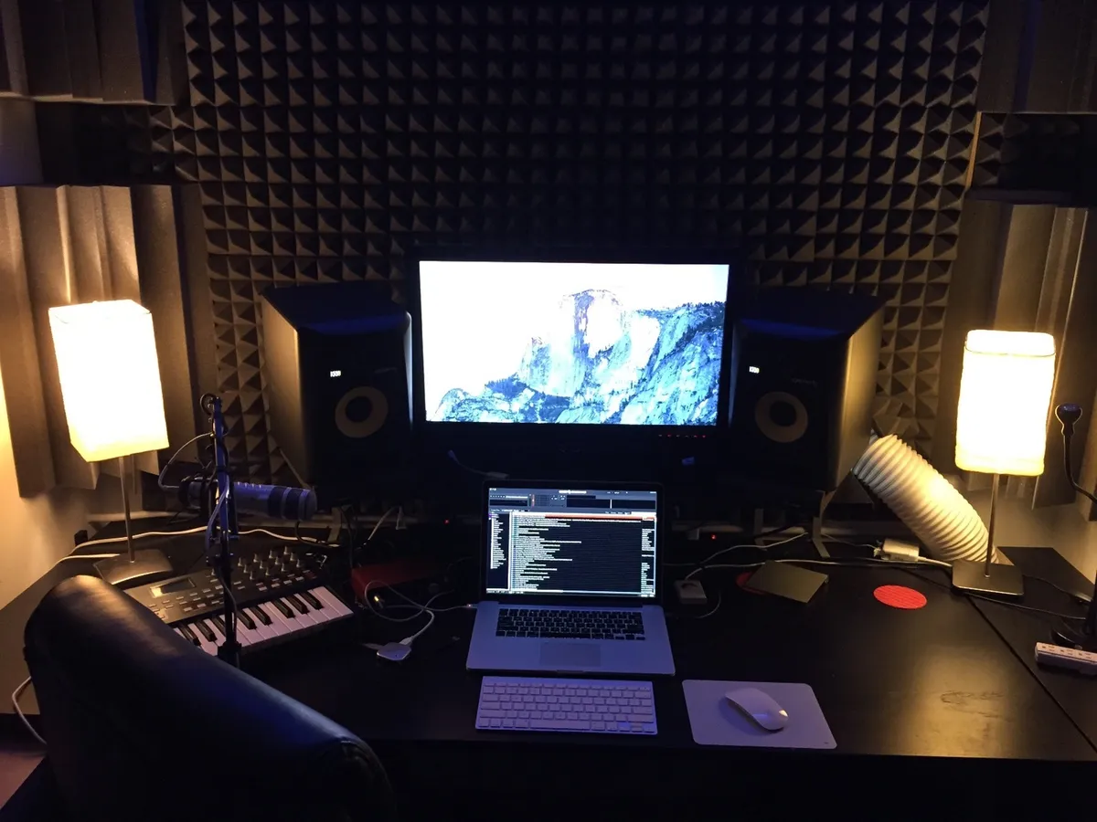 Intimate Producer Studio
