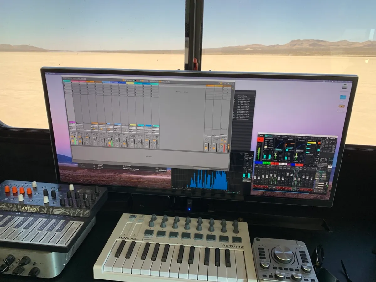 LAGOODVIBE SOLAR STUDIO (Mobile Studio)