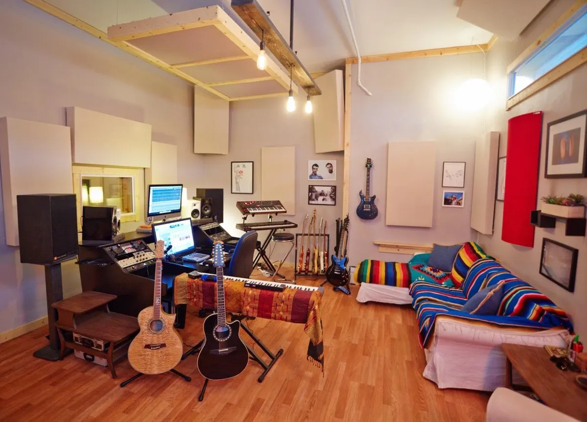 Lineage Studios