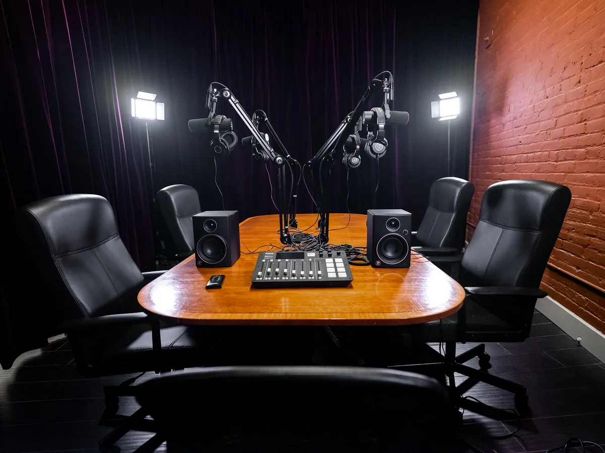 Loft Podcast DTLA - Li Media Studio