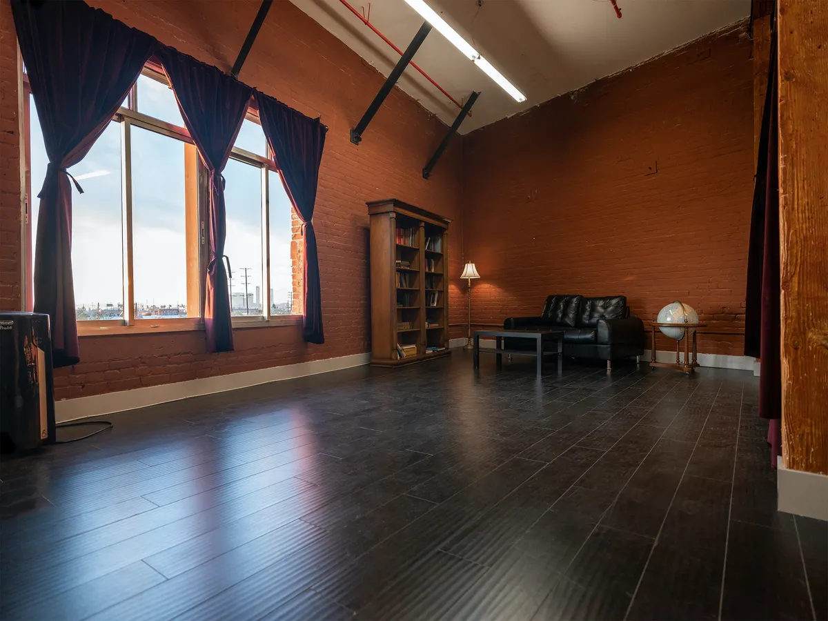 Loft Podcast DTLA - Li Media Studio