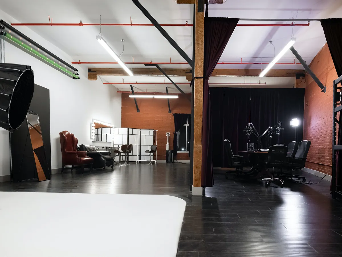 Loft Podcast DTLA - Li Media Studio