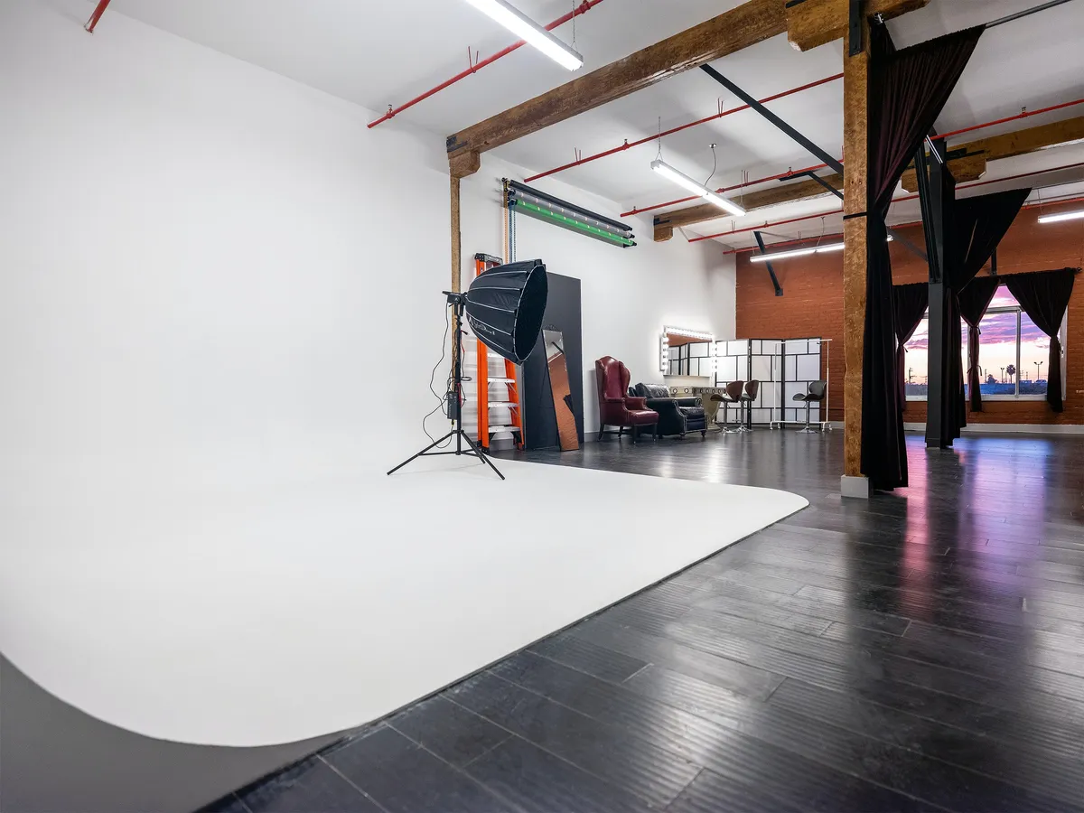 Loft Podcast DTLA - Li Media Studio