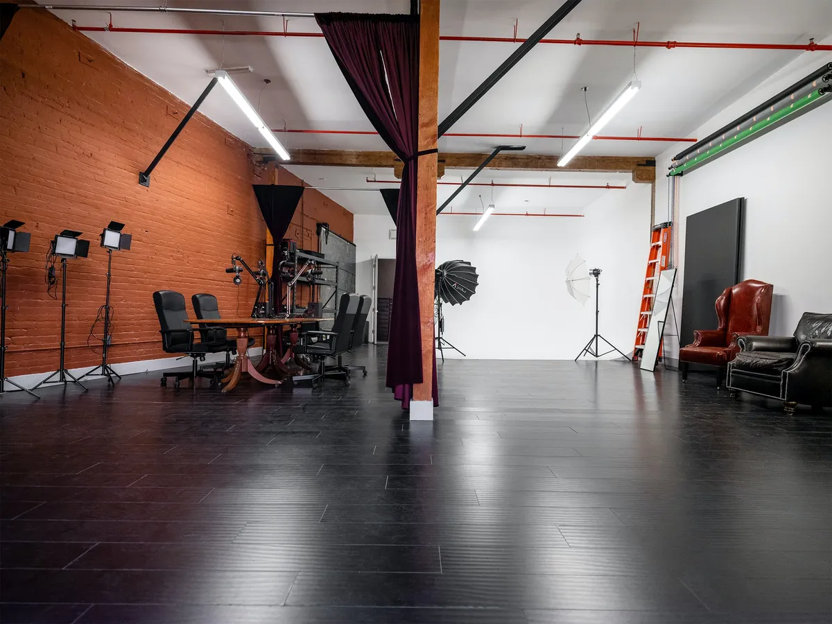 Loft Podcast DTLA - Li Media Studio