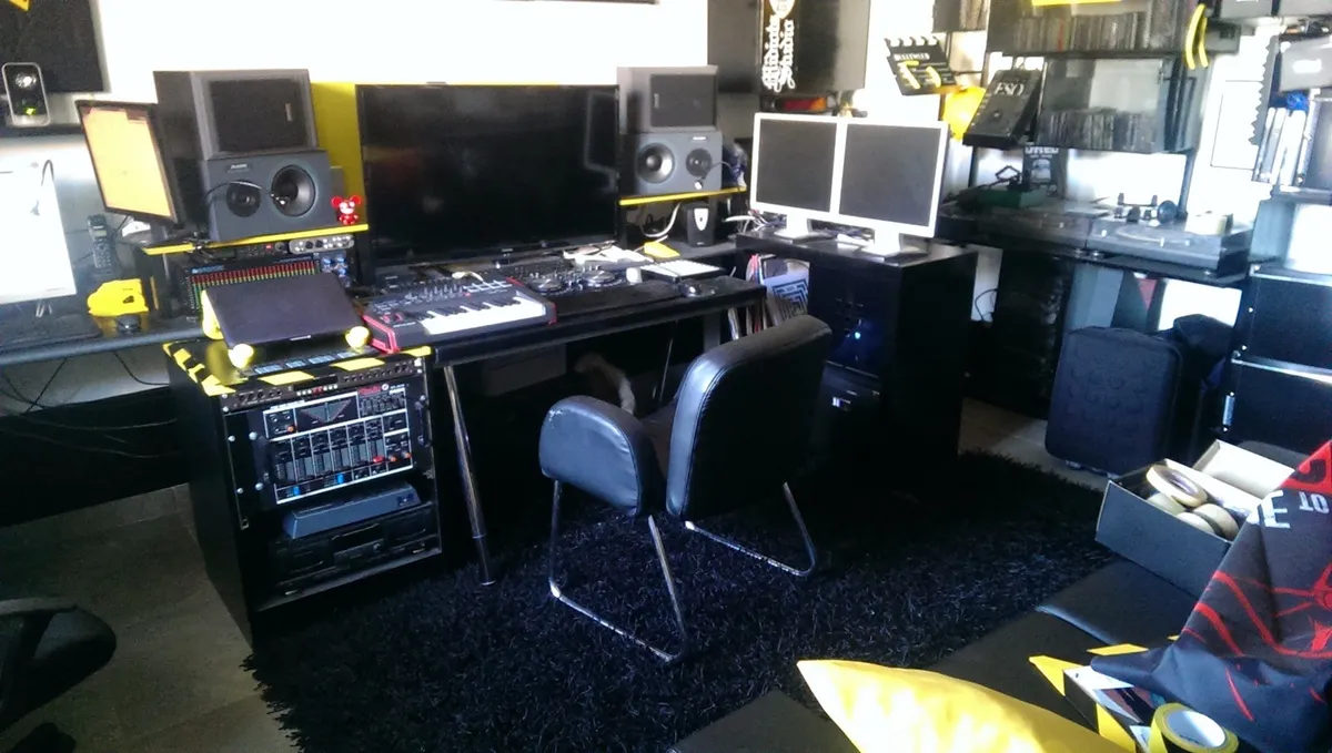 Midiots Studio