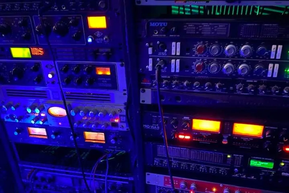 Multi Platinum Studio and Mixing Engineer Block Free Hour