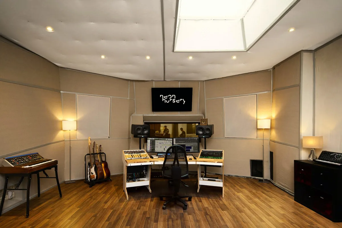 Neon Nursery Studios - Berlin