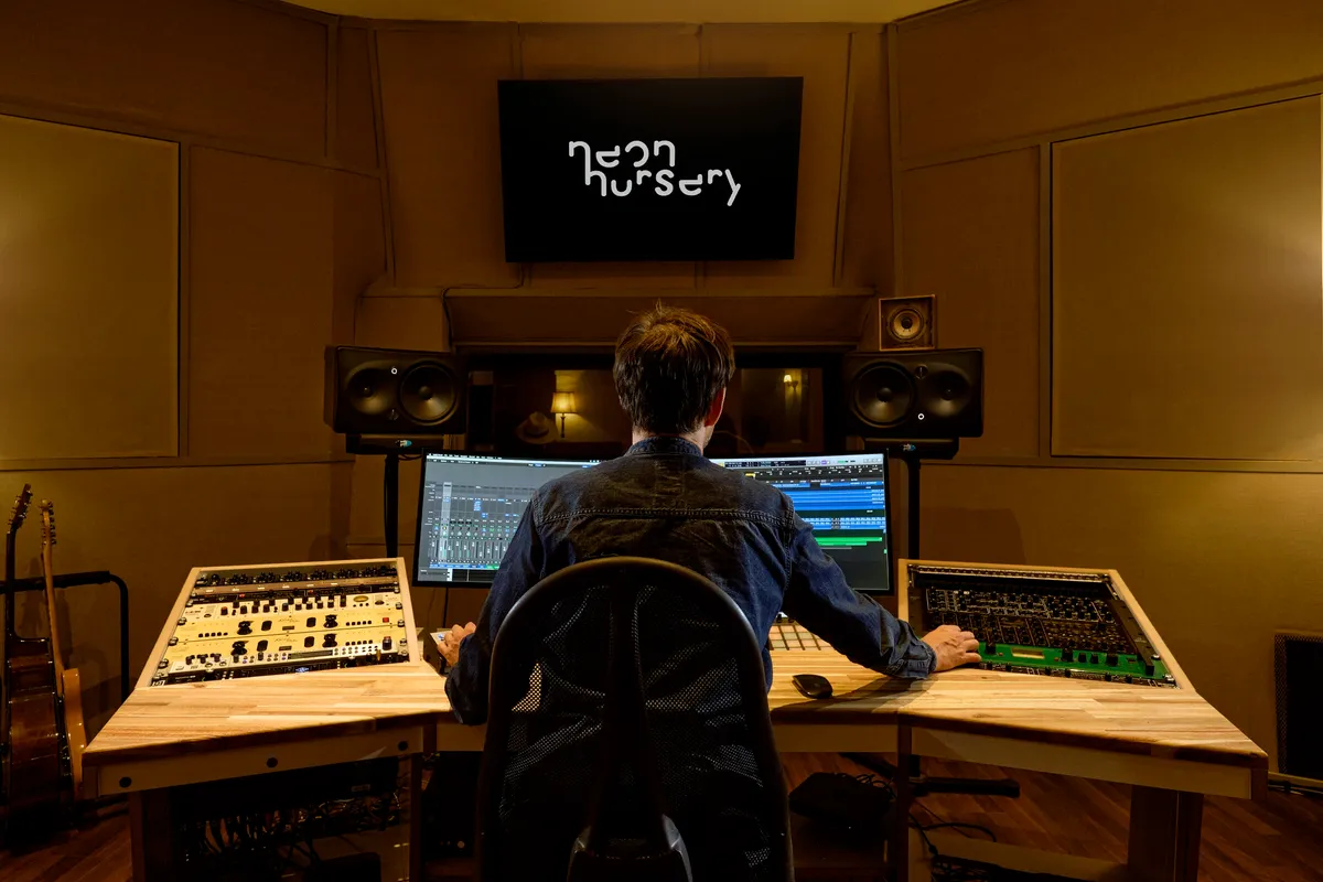 Neon Nursery Studios - Berlin