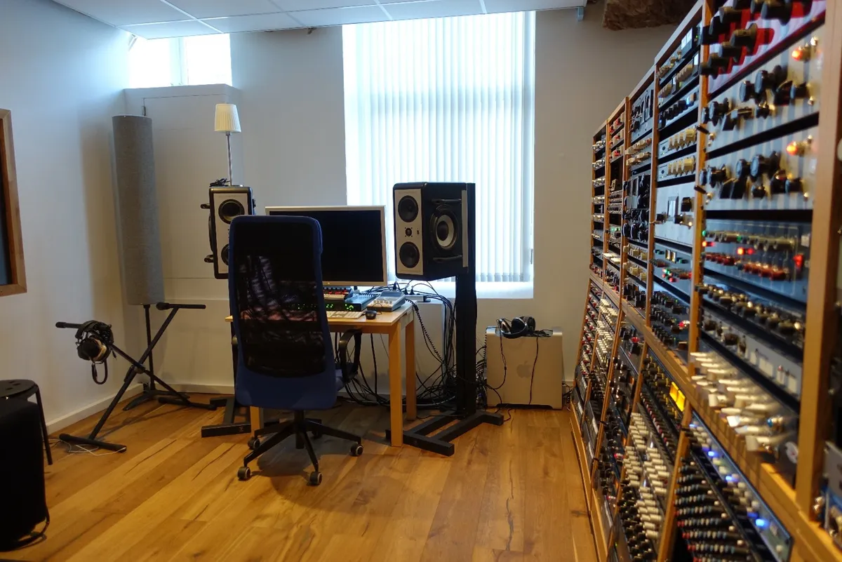 Oslo: Small high-end studio (Vålerenga Platefabrikk)