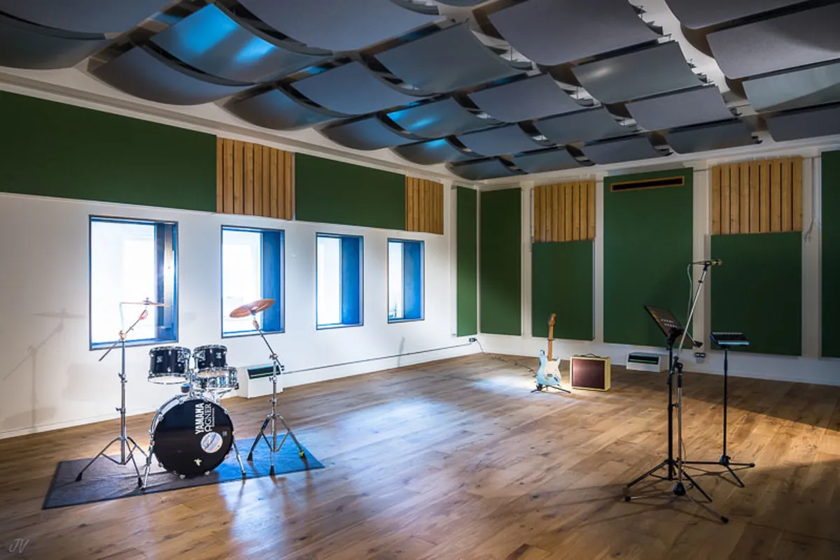 Planet Earth Studios