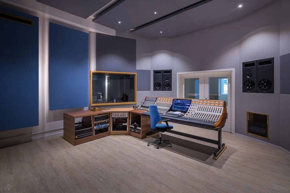 Planet Earth Studios