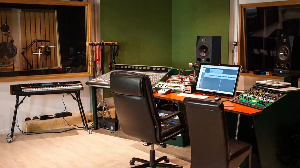 Planet Earth Studios