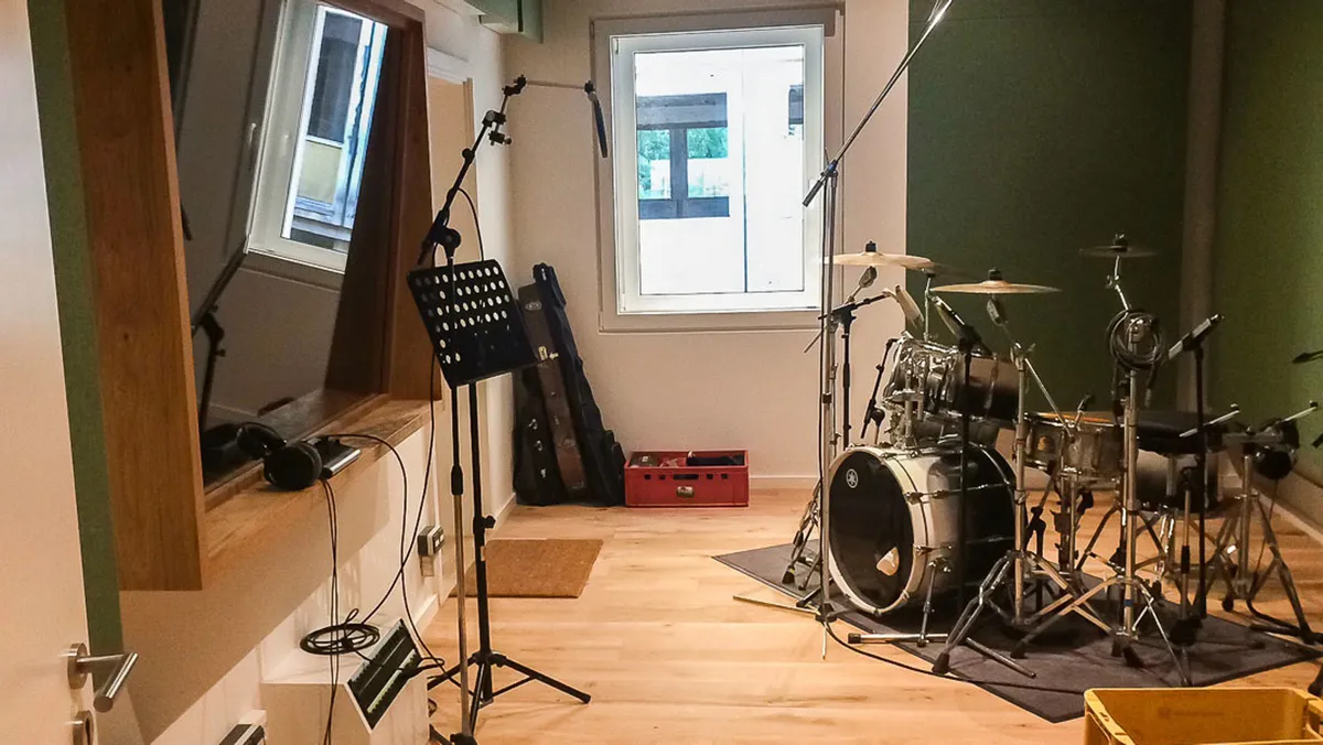 Planet Earth Studios