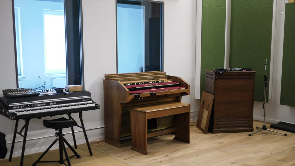 Planet Earth Studios