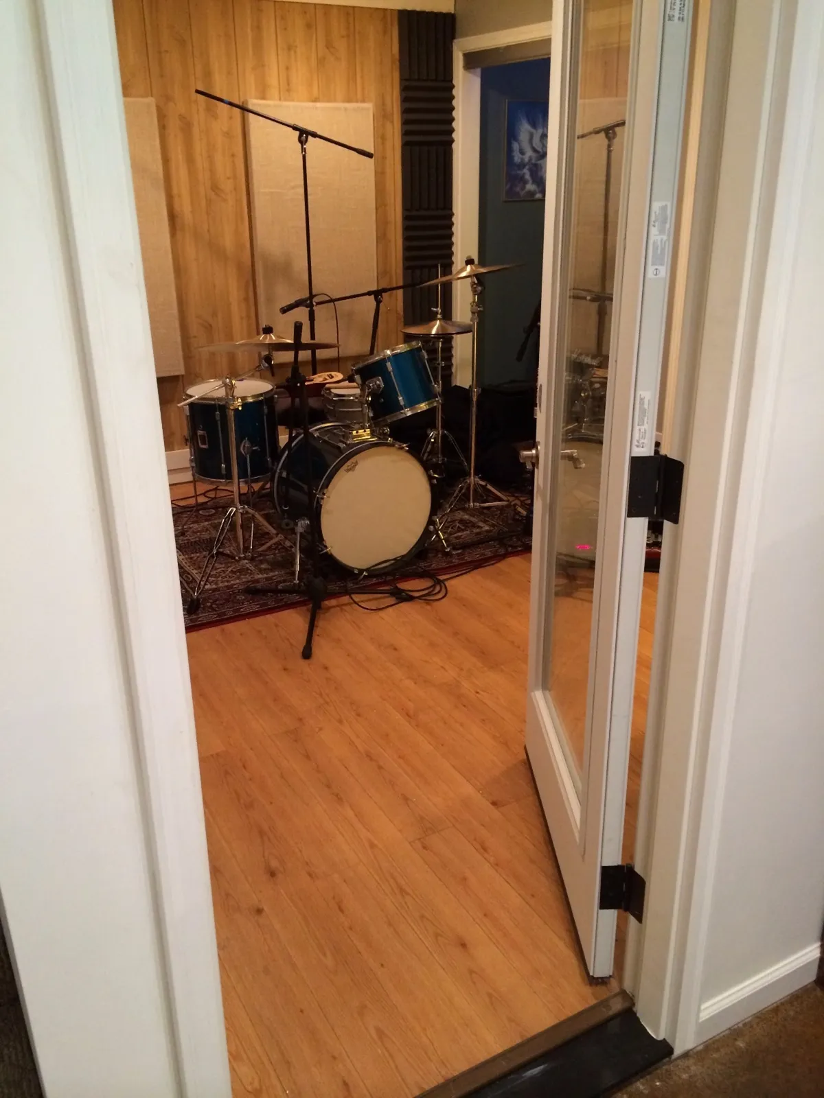 POP PRODUCTION STUDIO / ROOM & BOARD!