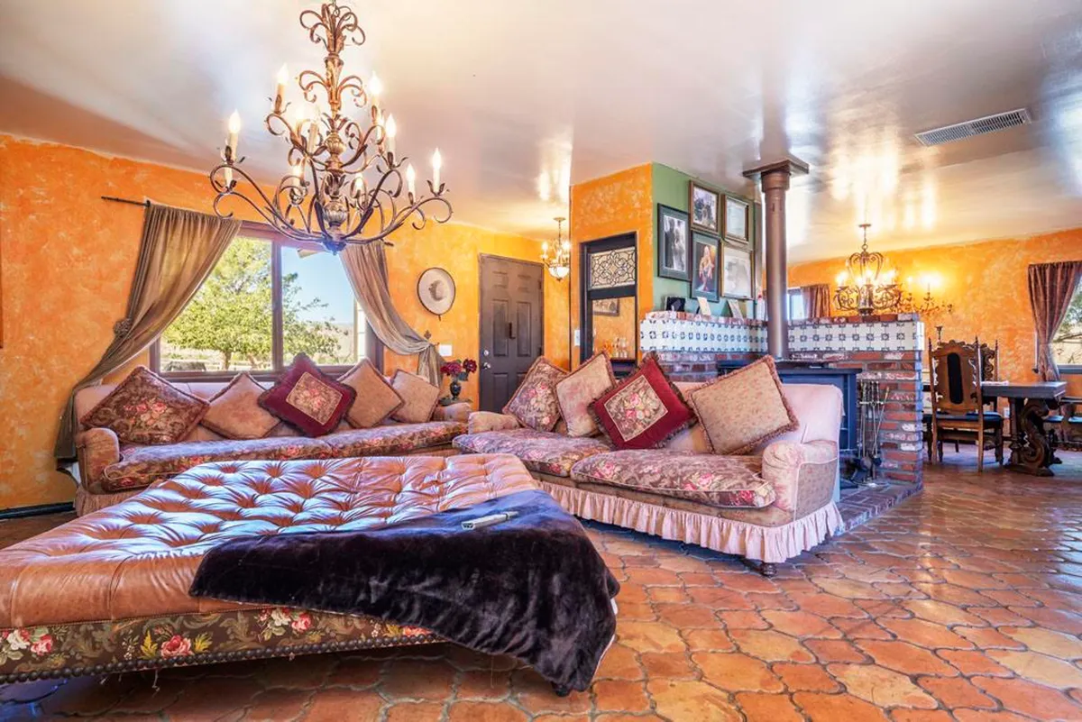 R&B Rockin'Ranch, Pioneertown, CA entire estate w/privacy!