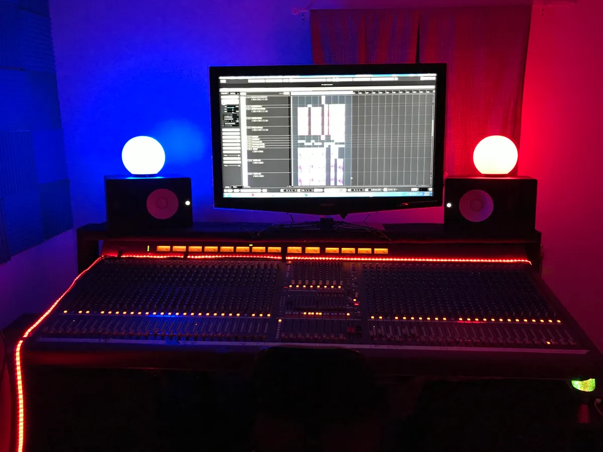 Rain Studios (Studio C) outside producers/engineers welcome