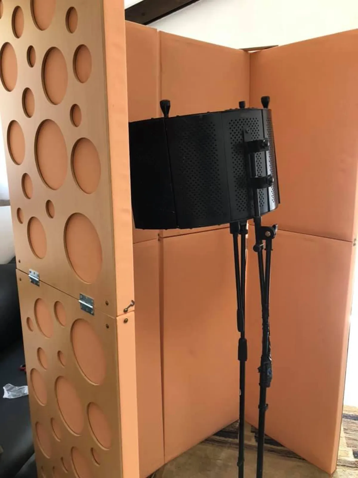 Rain Studios (Studio C) outside producers/engineers welcome