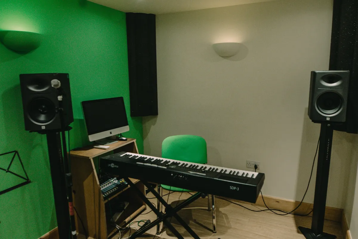 River Studios Hampshire (Blue Room Studio)