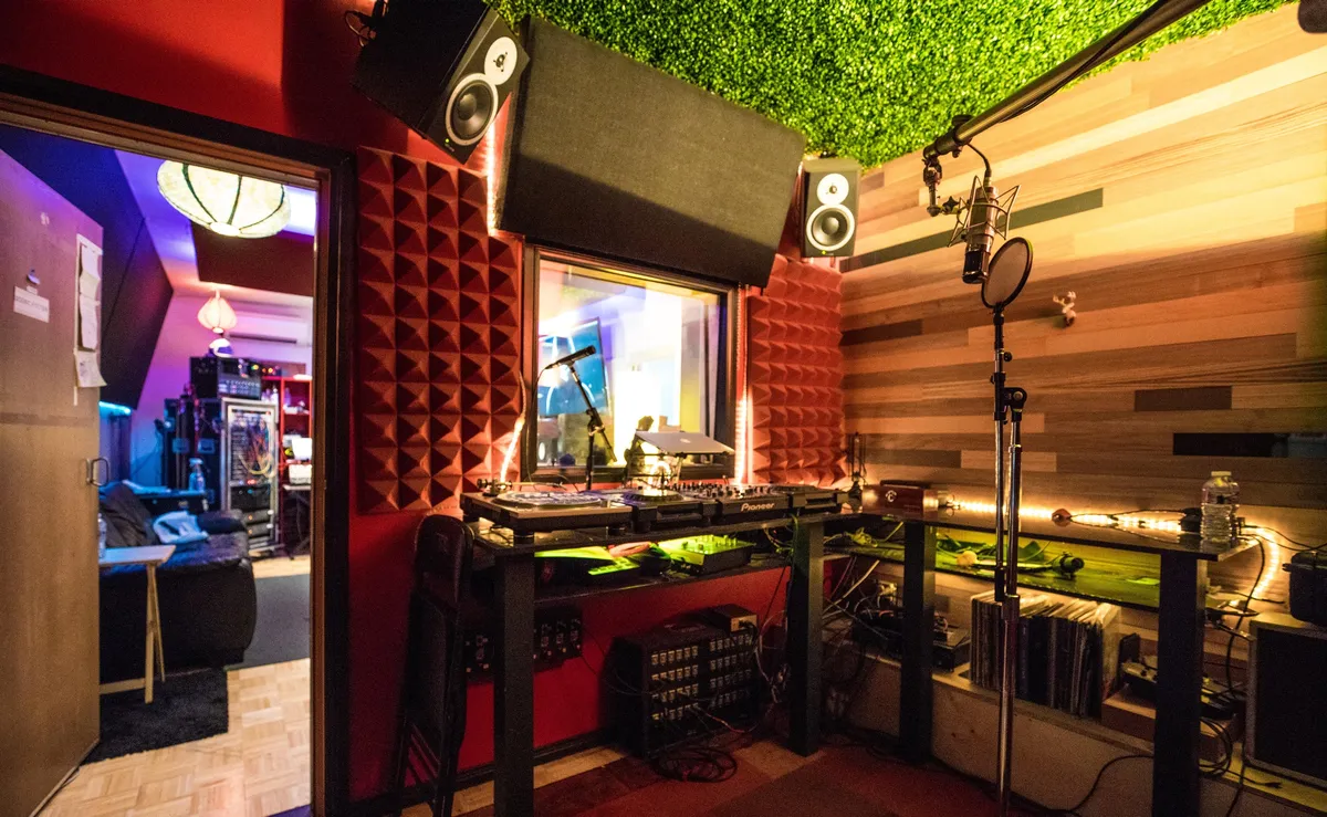 SONIC FACTION STUDIOS