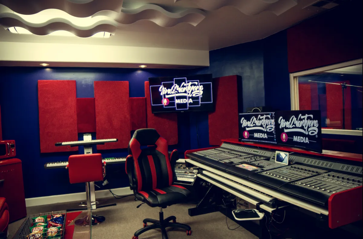 Studio 9ine 2wenty One