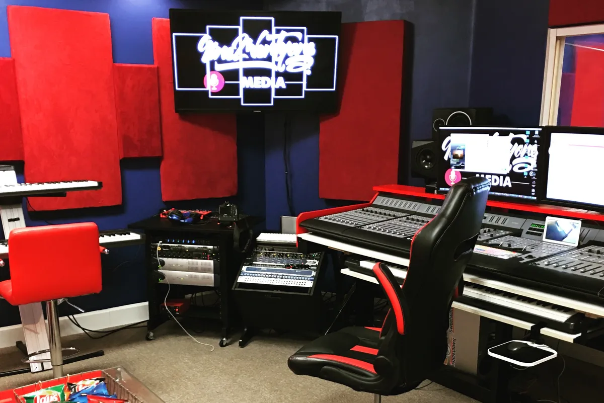 Studio 9ine 2wenty One