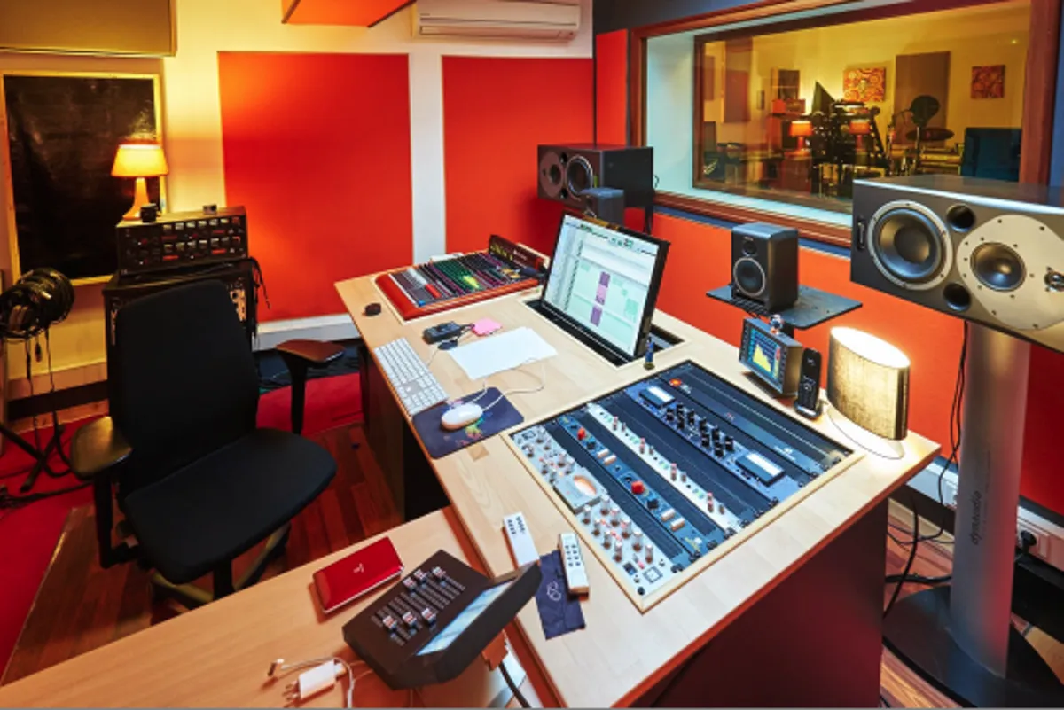 Studio Pickup (Accommodations Available)