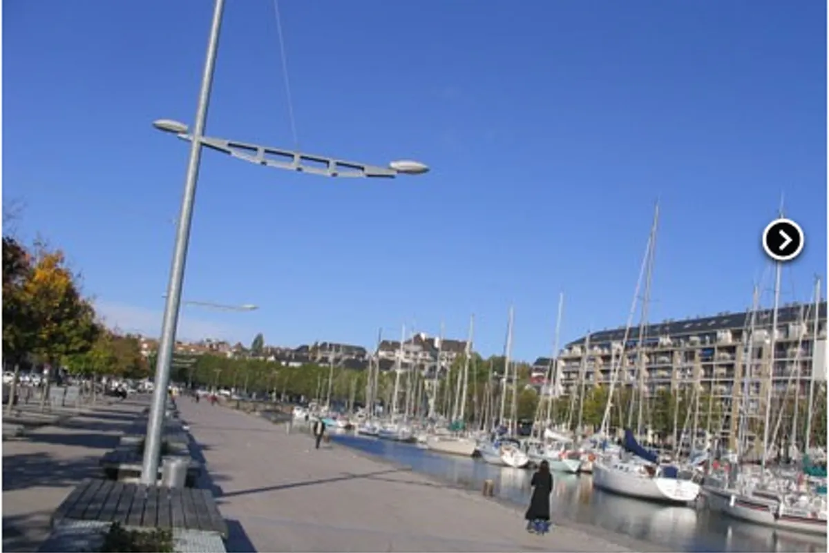 Studio Pickup (Accommodations Available)