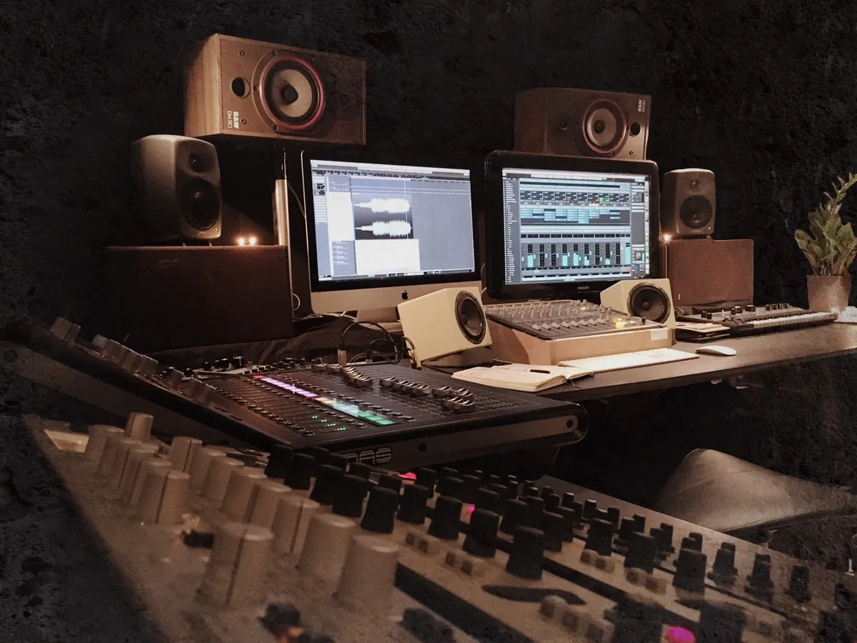 Super nova studio (Netherlands)