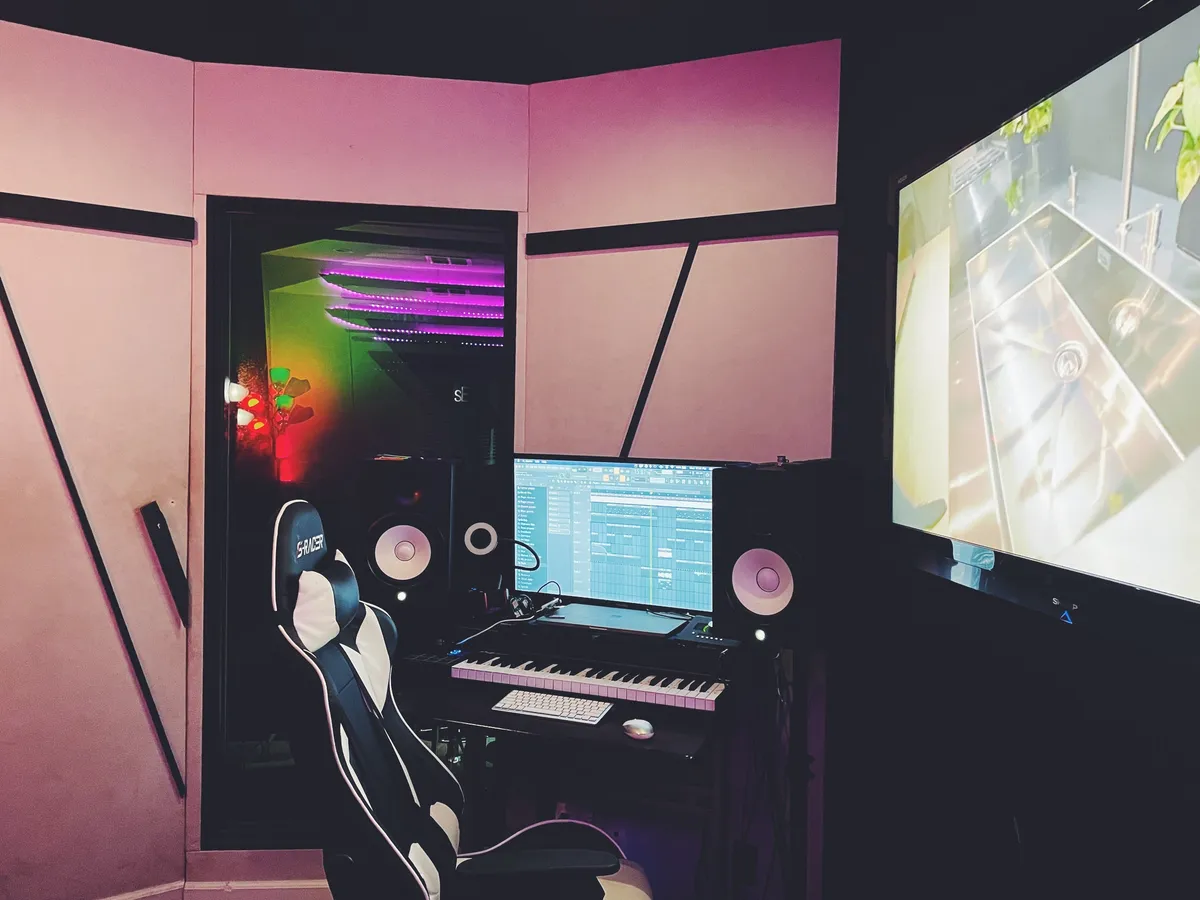 T0nik Cre8tor Studio (C Room)