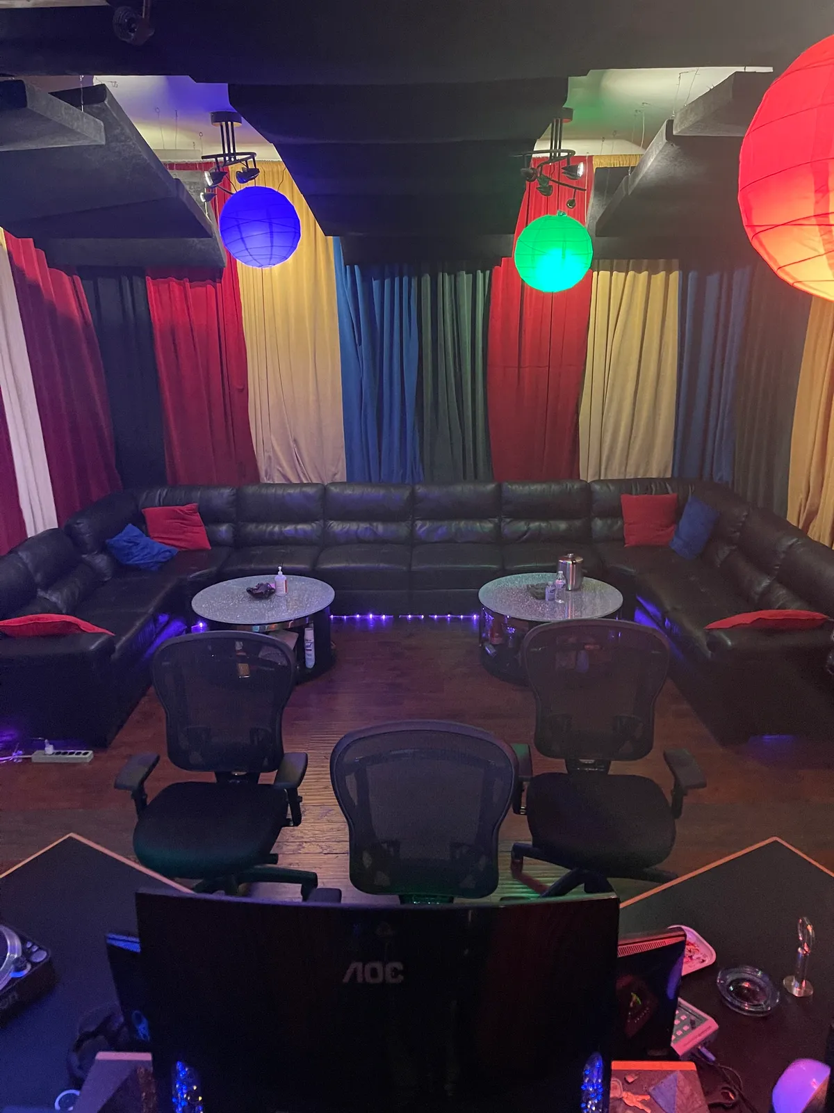 The Gold Wav A Room (Burbank)