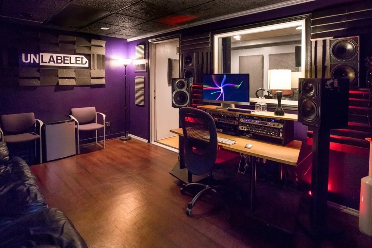 Unlabeled Music Services