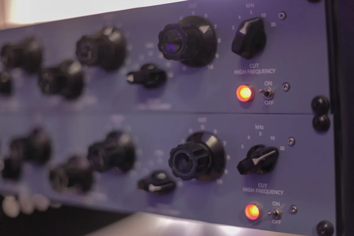 Vague Heat Studio - TEMPORARILY CLOSED