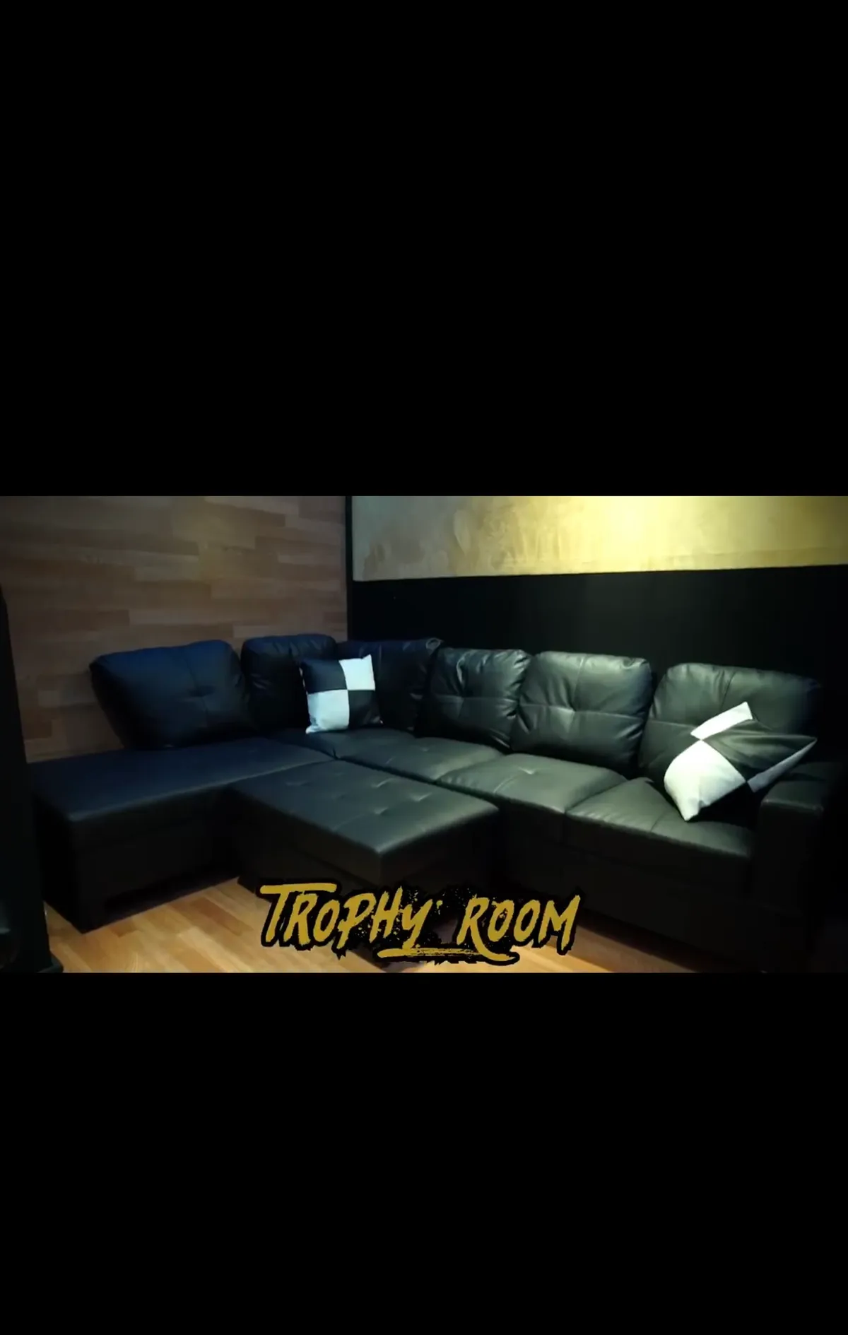 Wealthy club studios (Trophy room)