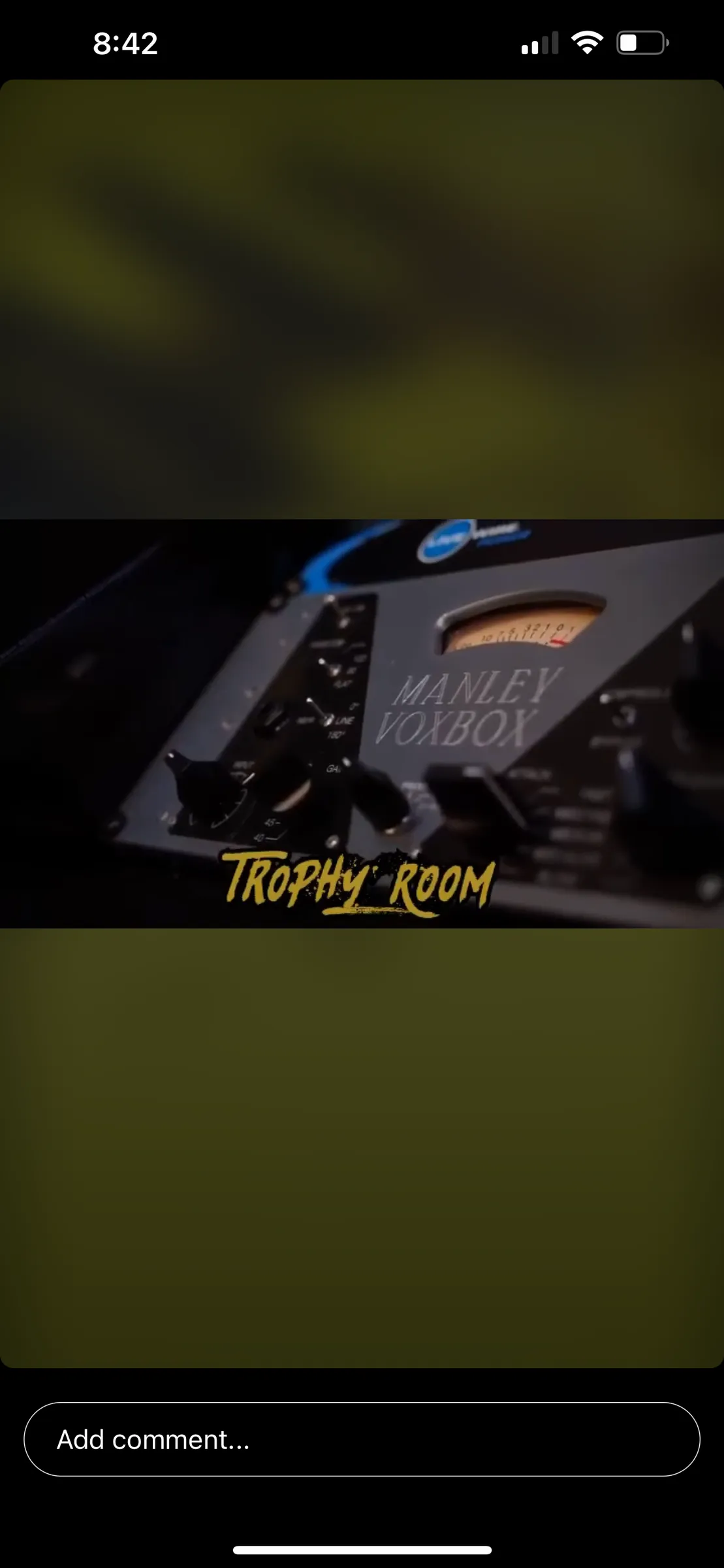 Wealthy club studios (Trophy room)